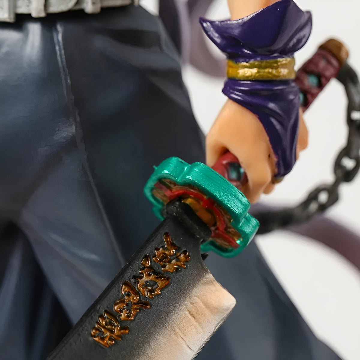Figura Coleccionable Demon Slayer - Tengen Uzui 30 Cm