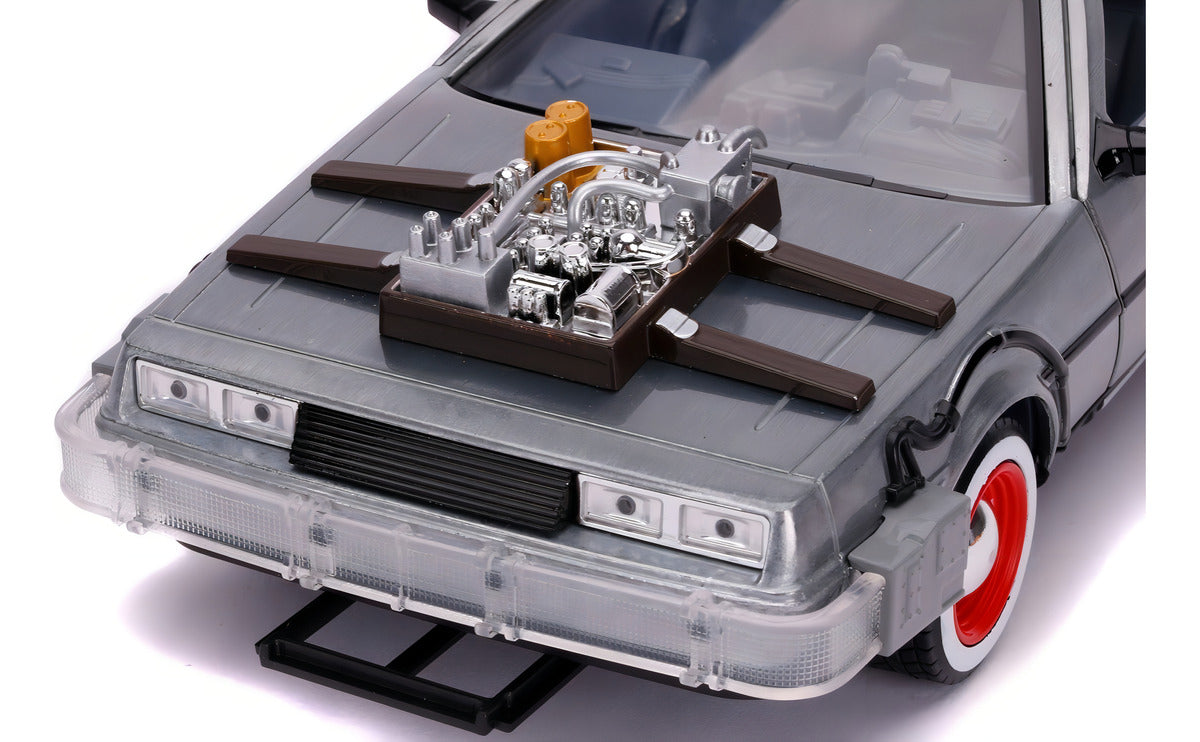 Delorean De Metal A Escala 1:24 - Volver Al Futuro 3 Con Luz Gris